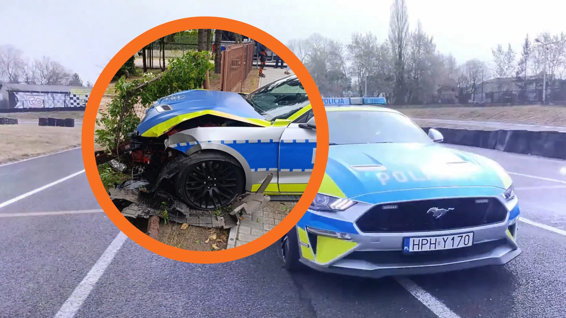 W ramce rozbity policyjny Ford Mustang, w tle policyjny Ford Mustang