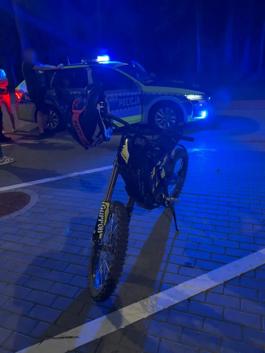 14-latek uciekał przed policją na motorowerze Elektryczny cross Surron