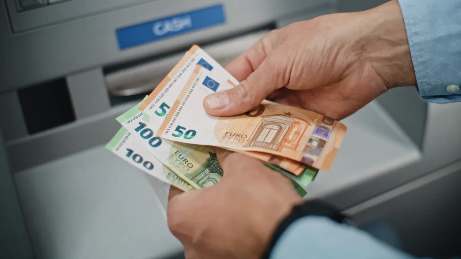Polacy zaraz zostaną sami bez euro. Nawet "bratanki" chcą już w pełni do UE Waluta euro.