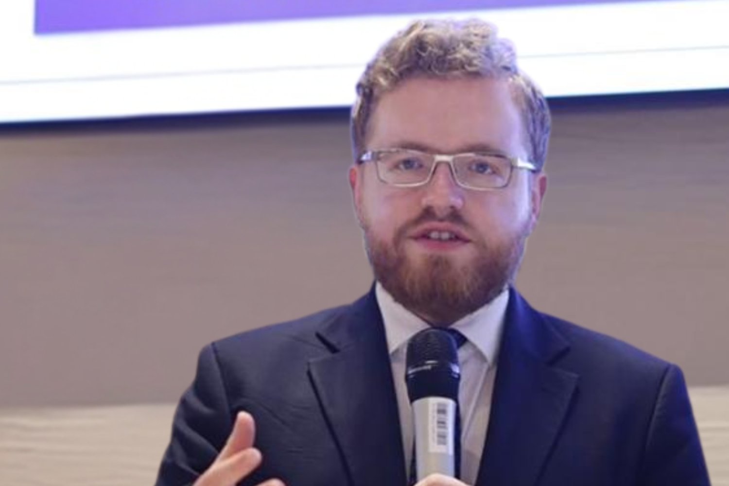 "Nie 50 nowych artykułów, a 50 mld euro". Wiceminister Standerski o walce z biurokracją w Brukseli Wiceminister cyfryzacji Dariusz Standerski