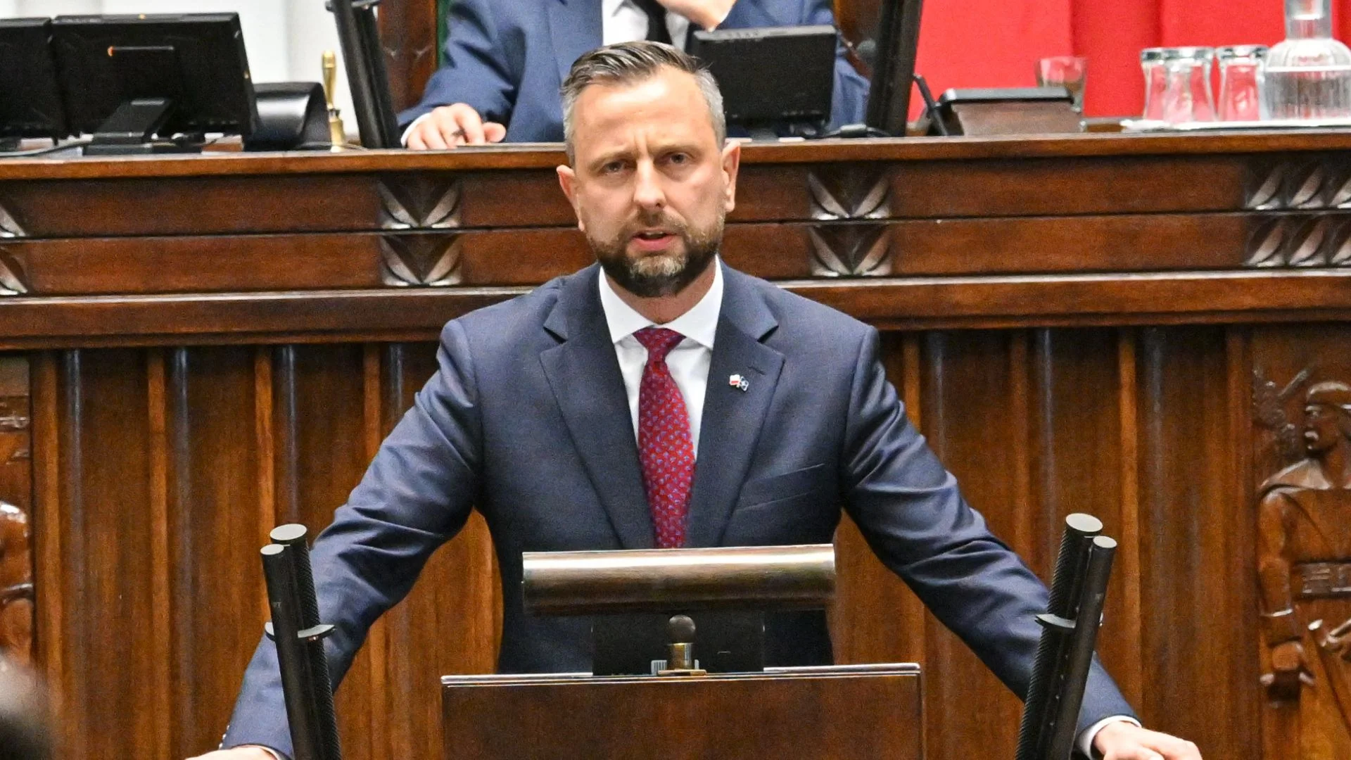 Sondaż CBOS słodzi Kosiniakowi-Kamyszowi jak nigdy. Do tronu brakuje mu 7 p.p.
