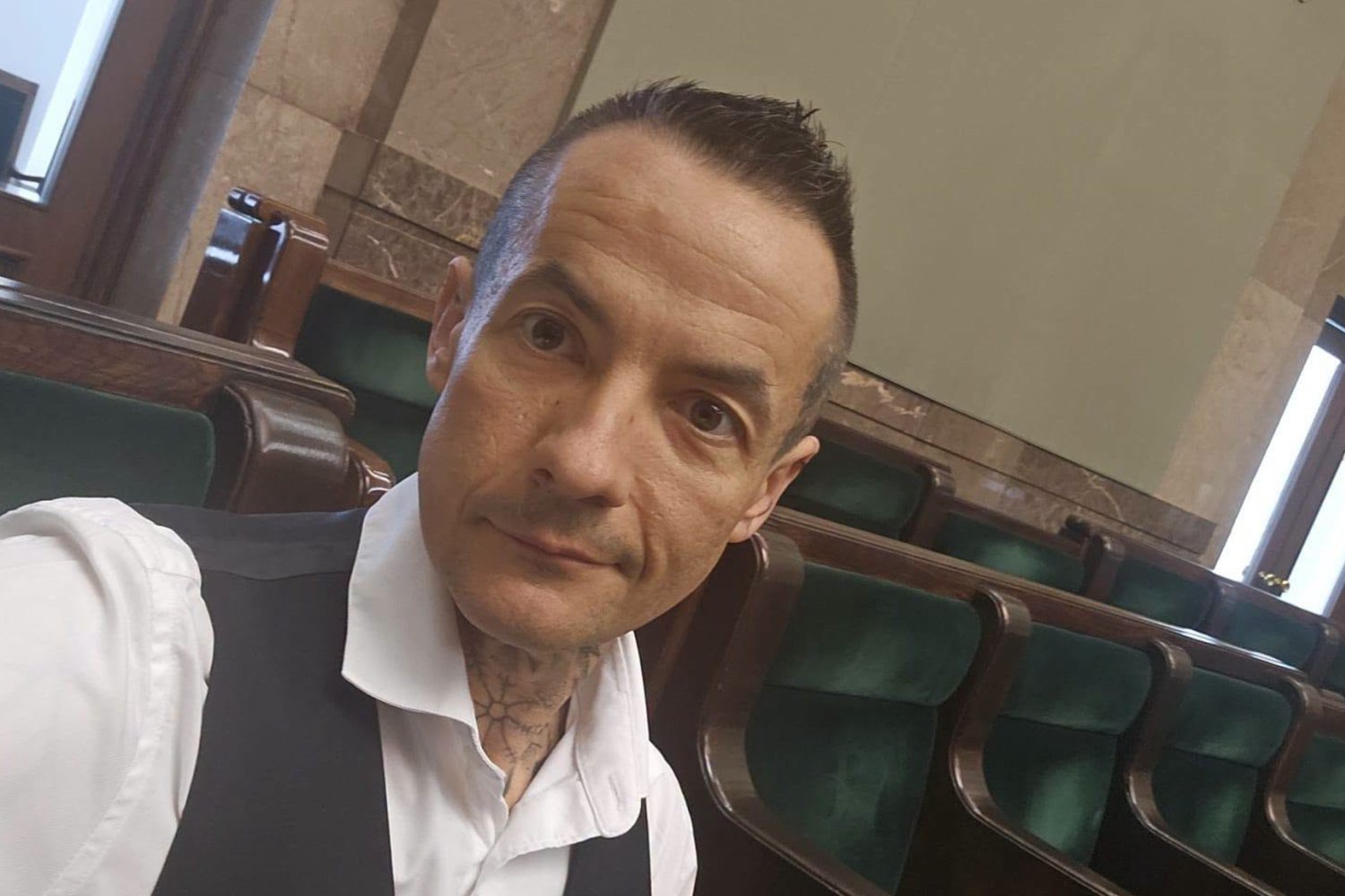 Marcin Józefaciuk nie wytrzymał po zarzutach o pracy w Sejmie. Żąda sprostowania