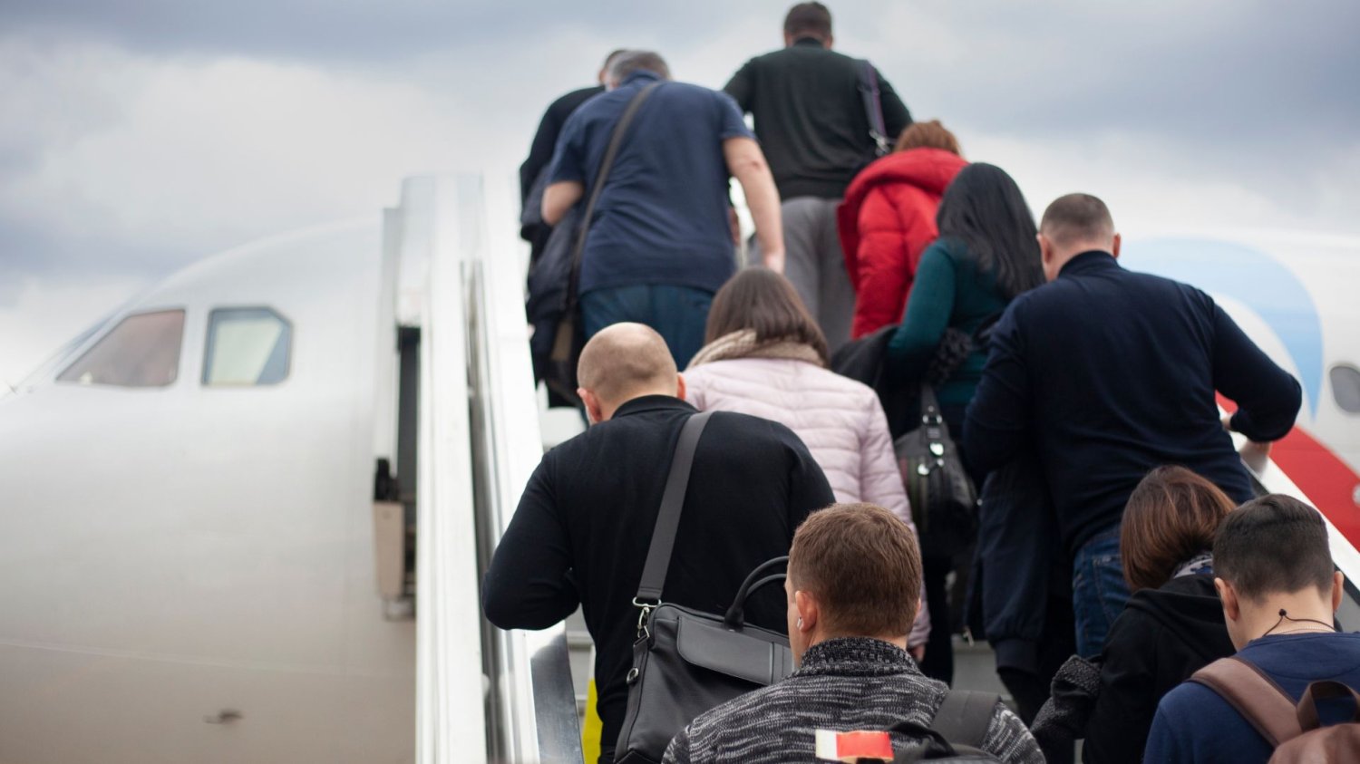 Fala skasowanych połączeń uderza w Polskę Odwołane loty w Europie. Lufthansa i airBaltic usuwają trasy