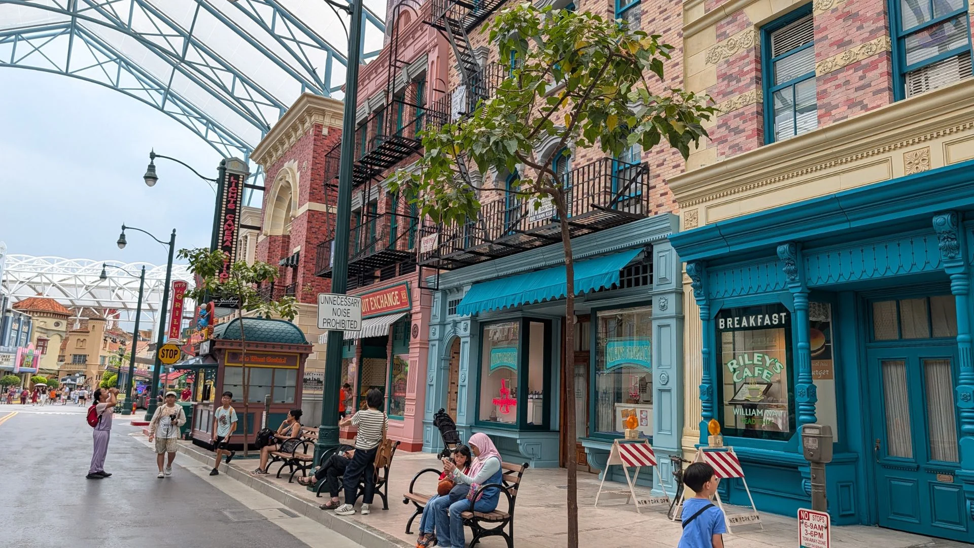 Na wejściu do Universal Studios trafiasz do Nowego Jorku Niby Singapur, a jednak Nowy Jork
