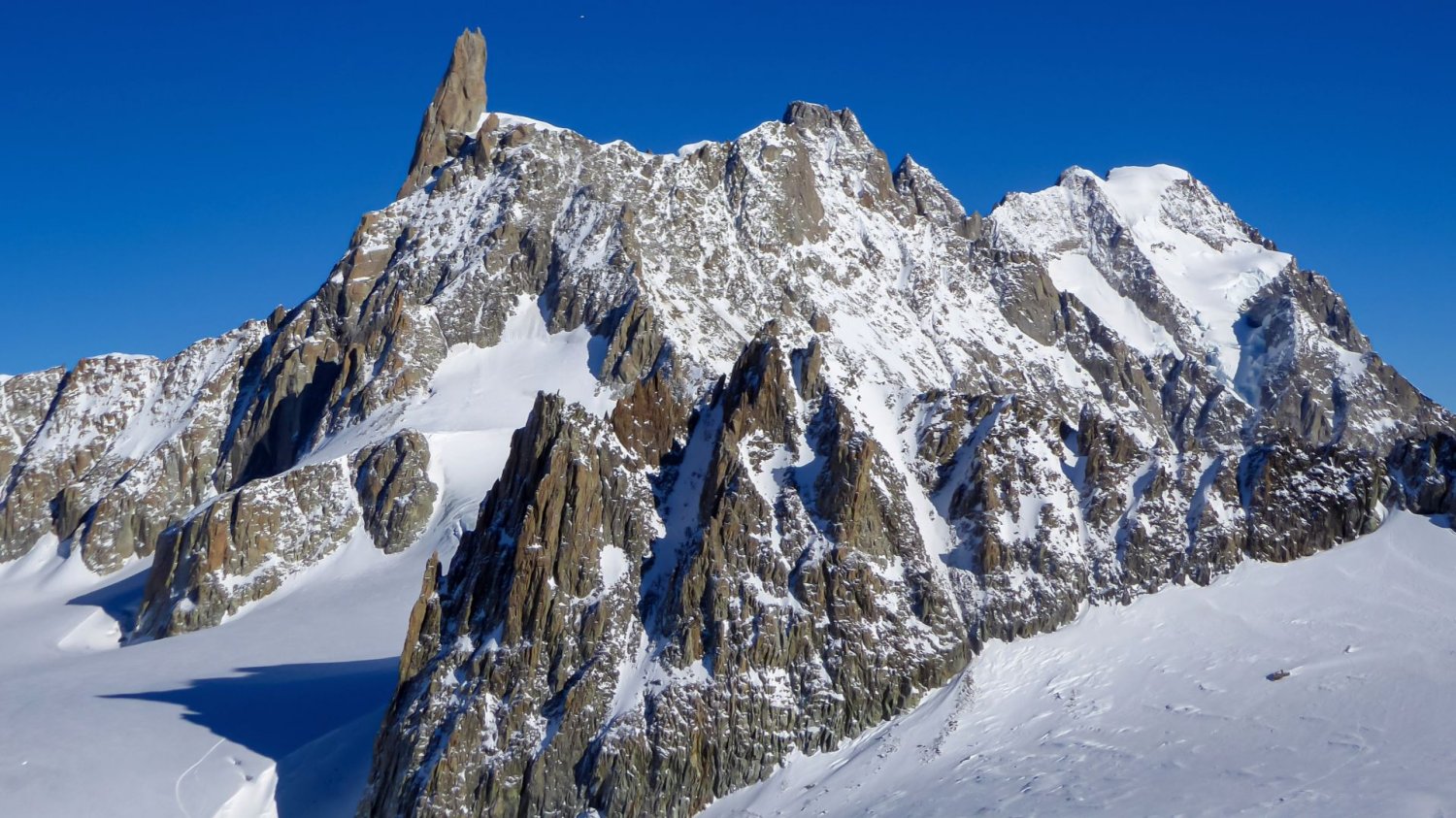 Polak 12 godzin wisiał na linie na wysokości 4000 metrów. Dramatyczna akcja na Mont Blanc Ząb Giganta na Mont Blanc