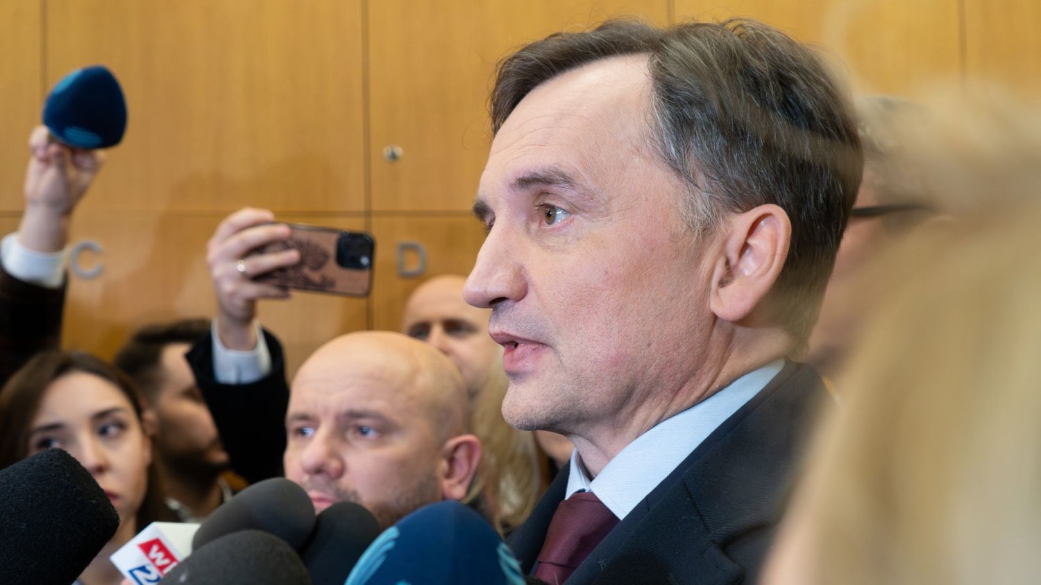 Ten sondaż ws. Ziobry zaboli Kaczyńskiego. 56,5 proc. musi dać mu do myślenia
