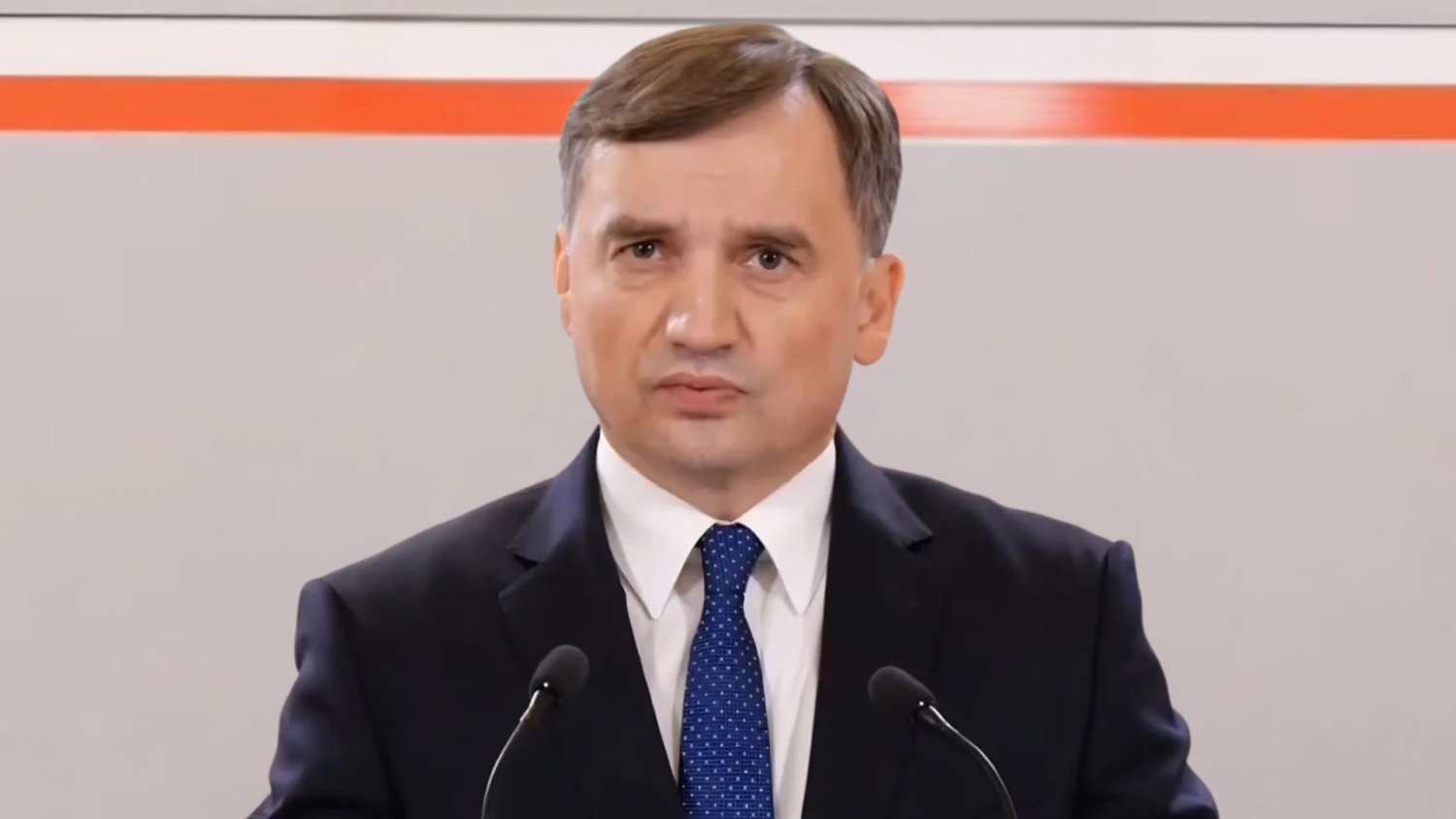 Wpadka władzy ws. paszportu Ważniaka. Wojewoda wysłał pismo pod zły adres