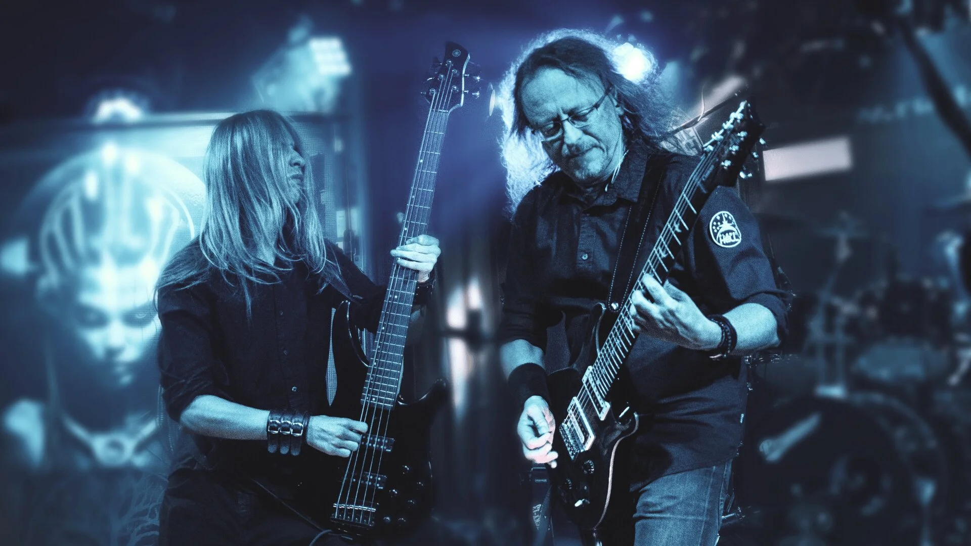 Ojciec kupił mu gitarę, gdy miał 4 lata. Dziś grają razem w metalowym zespole