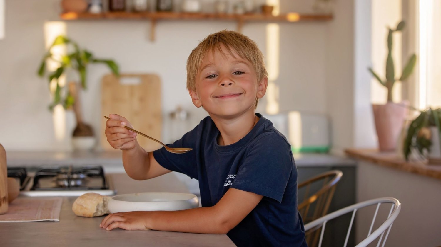 Idealna zupa na upalne dni. Nasi dziadkowie się nią zajadali, a teraz wielu o niej zapomniało zupa